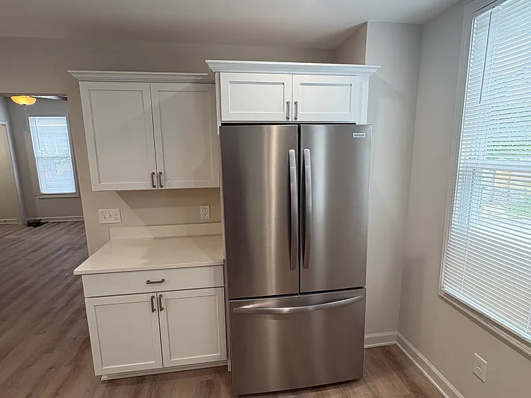 353 E Oklahoma Ave — Photo 4