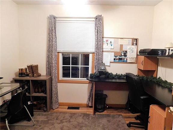 5th image of 526 Fairfield Dr