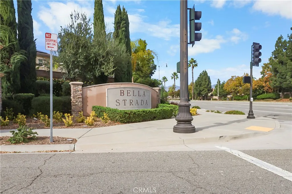 4 bed, 2483 sqft, $7,000 — Photo 2