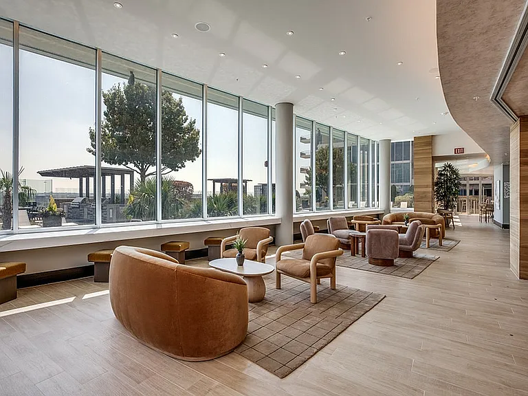 1400 HiLine Resident Lounge