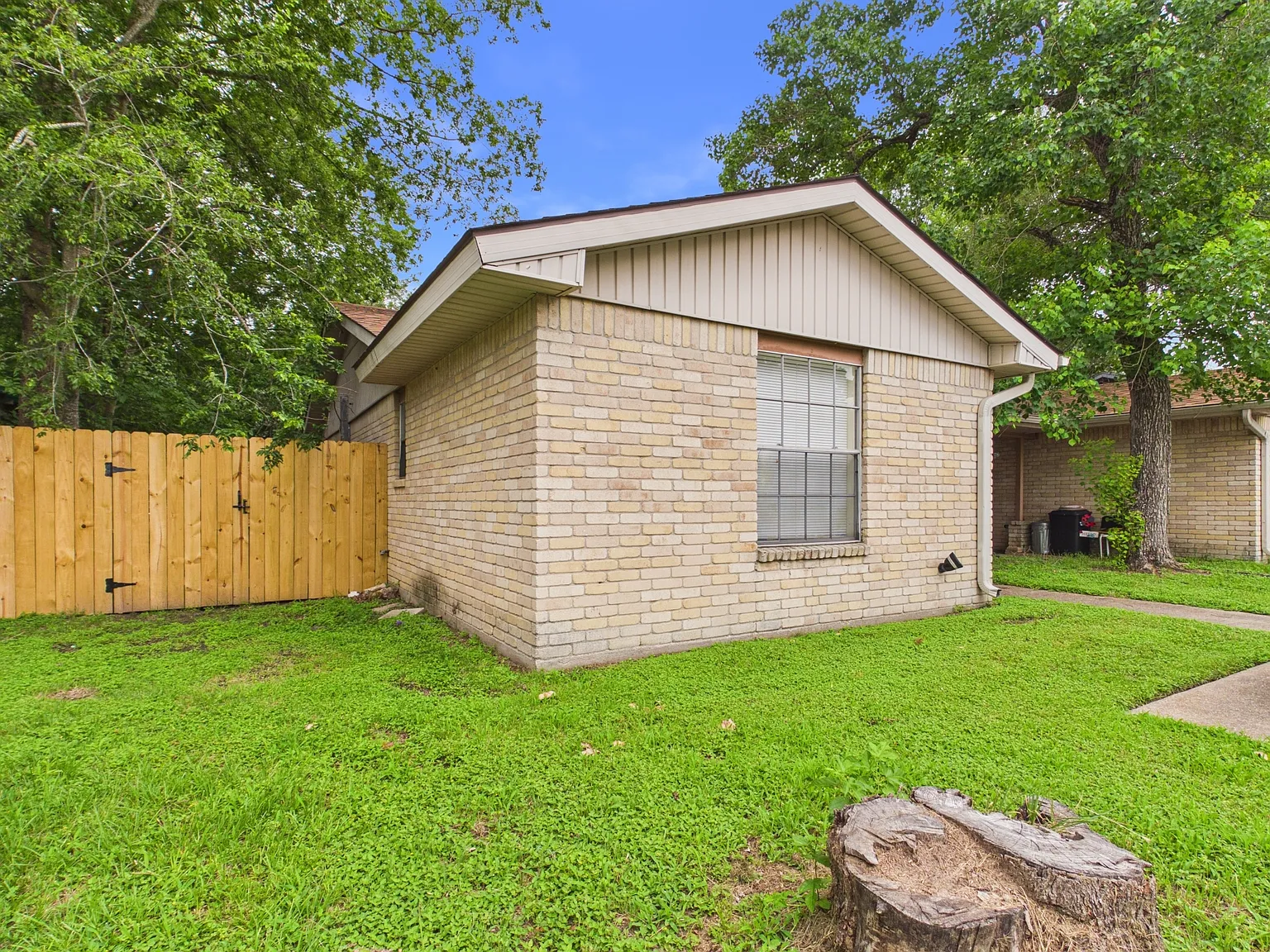 1510 Hawk Tree Drive - 1 — Photo 2