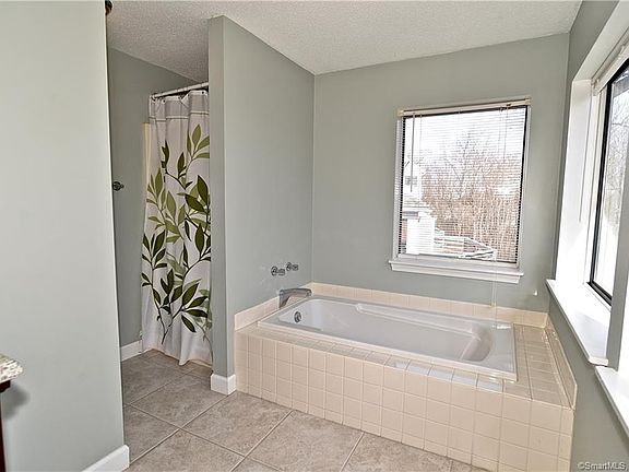 4th image of 675 Townsend Ave Unit 125
