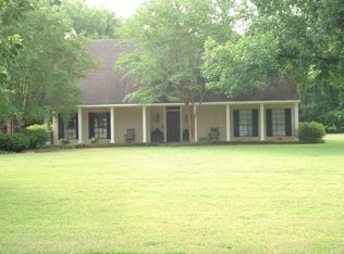 5717 Courtland Pl, Alexandria, LA 71301