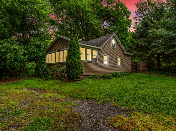 52 Lakeview Drive, Bethlehem, CT 06751