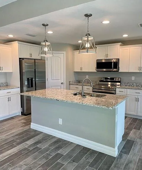 203 Baytree Dr — Photo 2