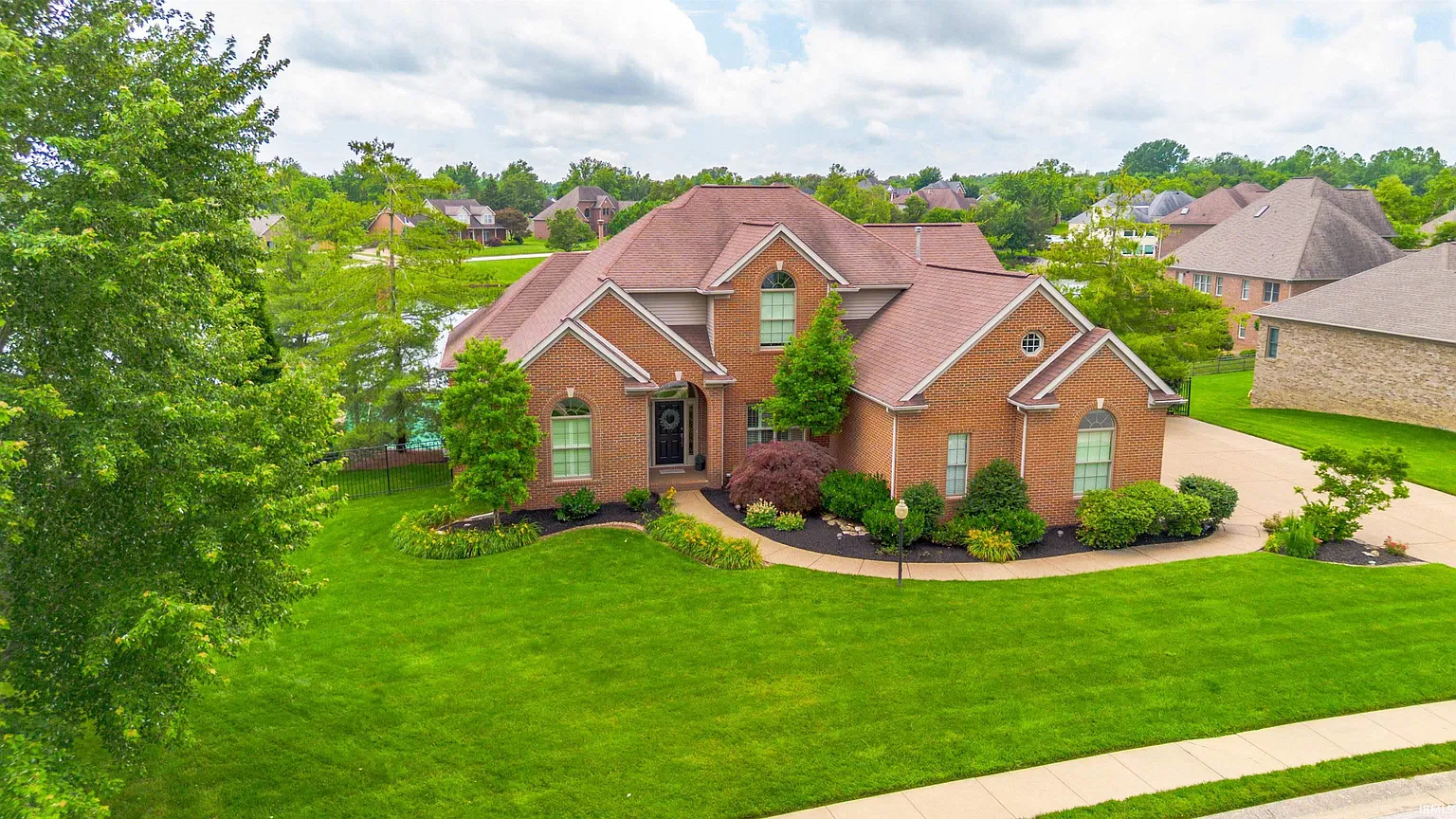 5811 Woodbridge Trl photo 1