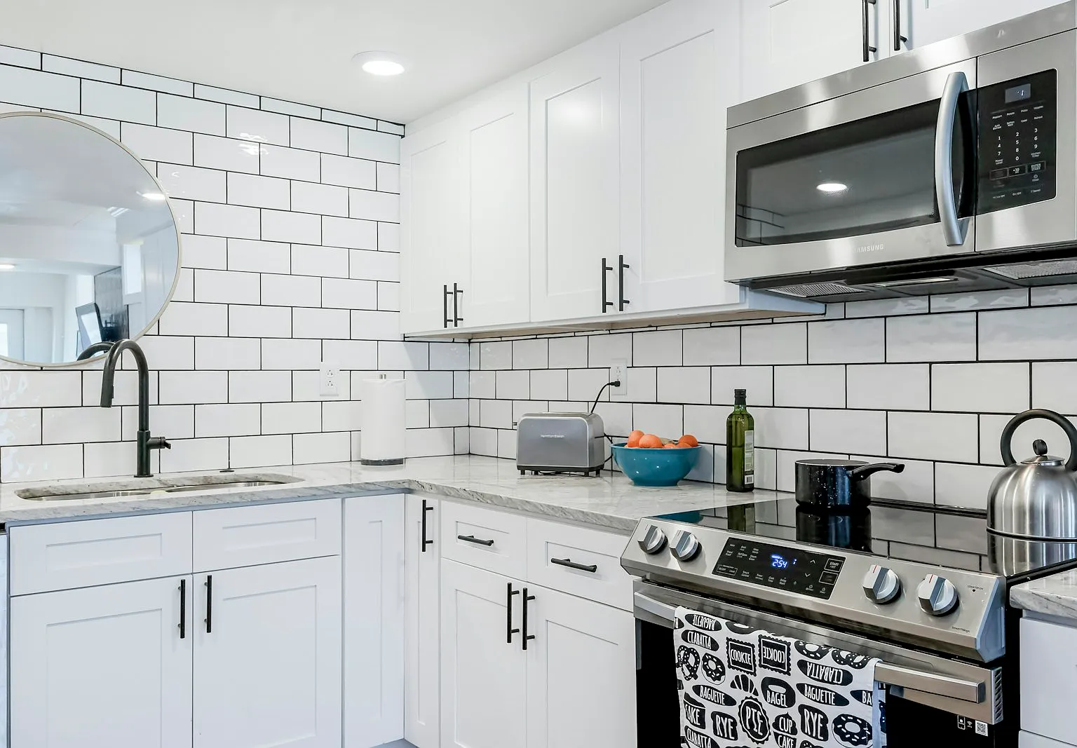 1820 West 38th Street, Unit Basement — Photo 3