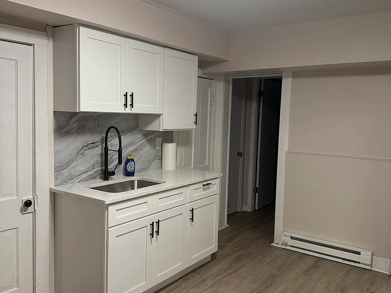 330 E Main St — Photo 2