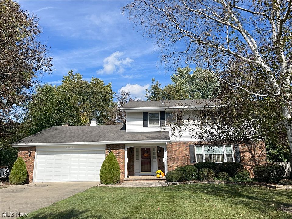 1st image of 917 Sandy Ln