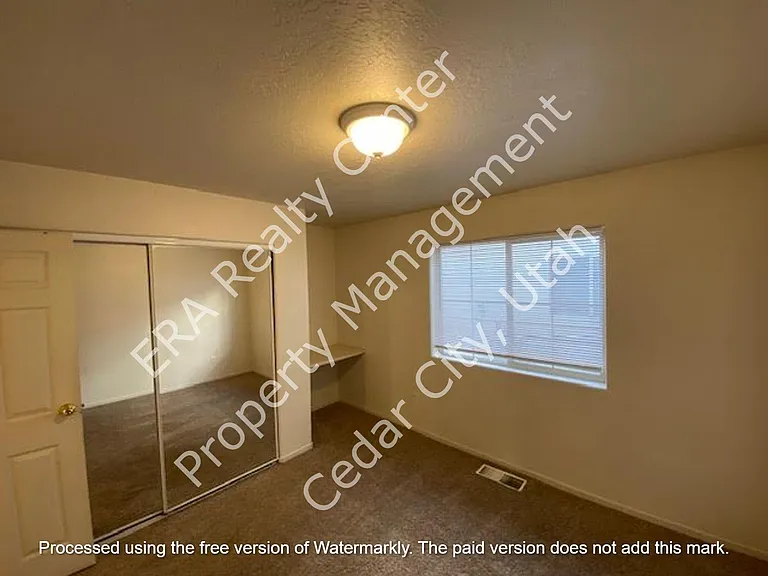330 N 900 W #H — Photo 16
