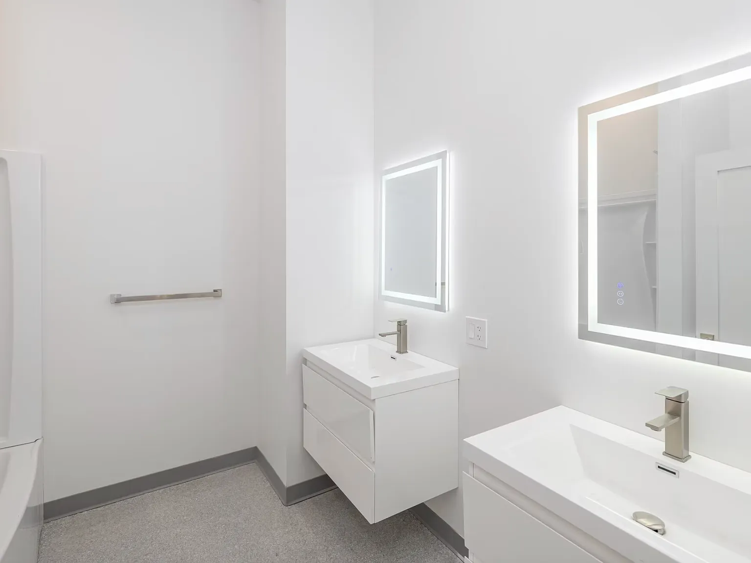 2 bed, 925 sqft, $2,685 — Photo 3