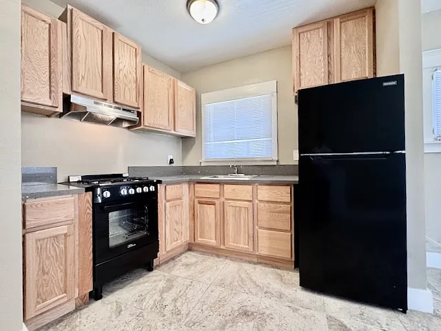 204 Falcon Ave — Photo 8