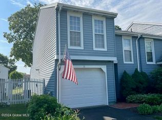 13 Fox Hollow Sq, Cohoes, NY