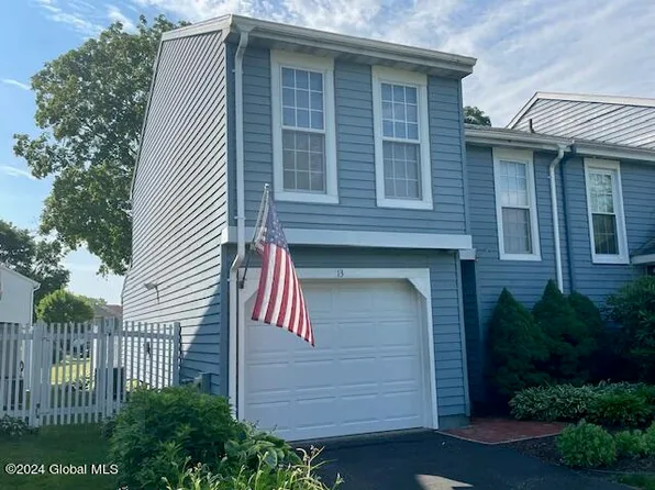 13 Fox Hollow Square, Cohoes, NY 12047
