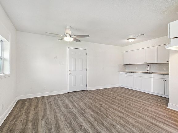 4th image of 2076 Carver Dr