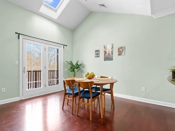 111-111 Green St #302, Jamaica Plain, MA 02130