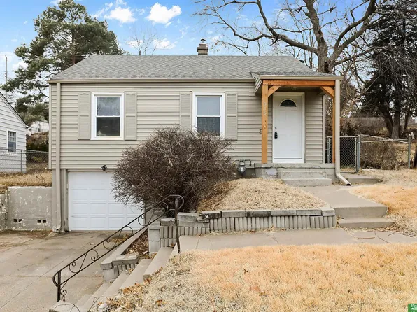 976 S 50th Ave, Omaha, NE 68106