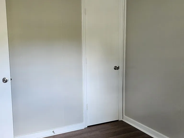 111 Hill St — Photo 5