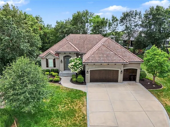 5950 N Saline Ave, Kansas City, MO 64151