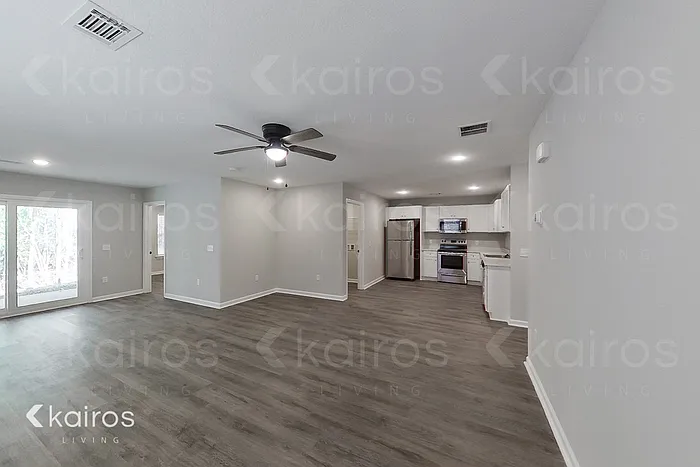 2 bed, 2.0 bath, 1207 sqft, $1,595 — Photo 4