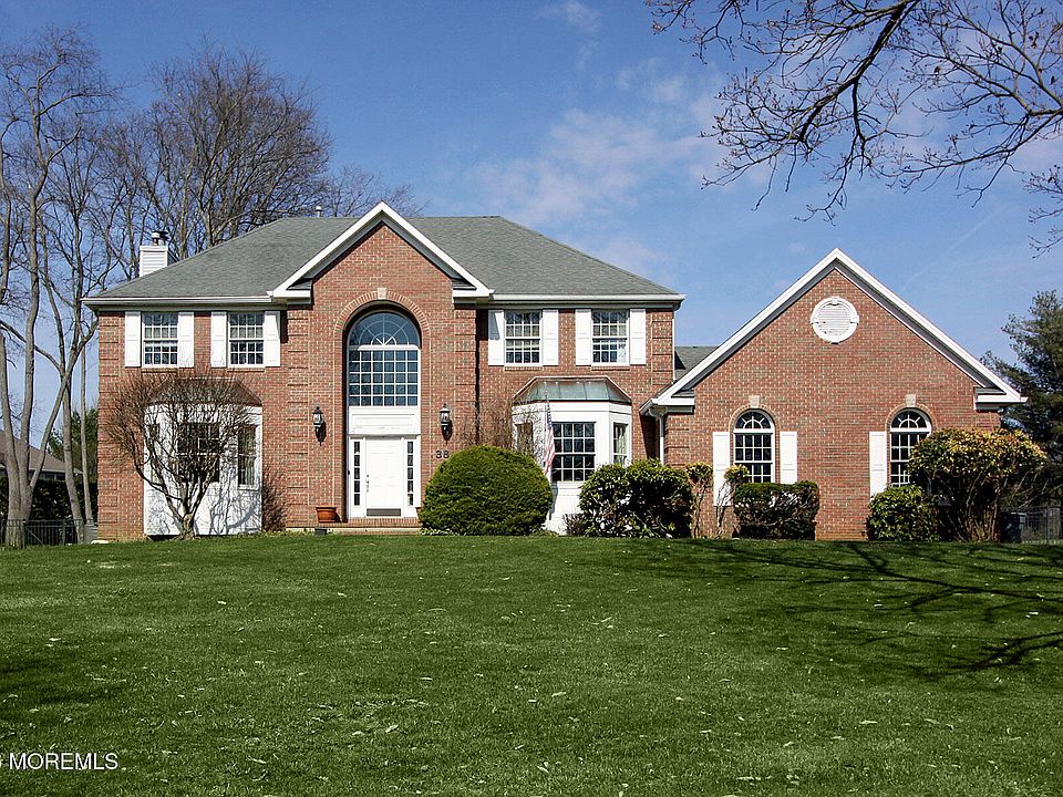 1st image of 38 Dansbury Court
