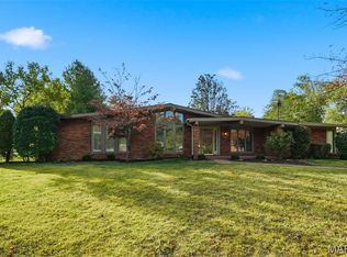 351 Greenbriar Ln, Ballwin, MO 63011
