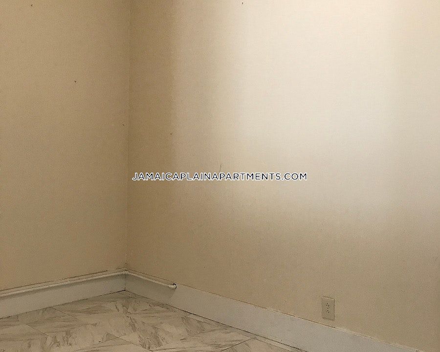 2nd image of 93 High St #2