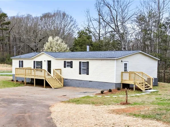 221 Friar Tuck Trl N, Murrayville, GA 30564