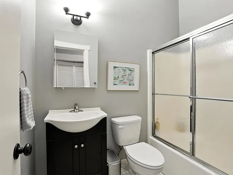 492 N Thomas St — Photo 22