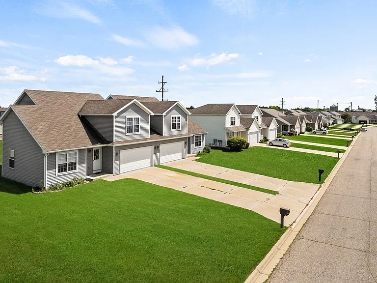 Freeland Rental Homes - Freeland/Bay City, MI — Photo 9