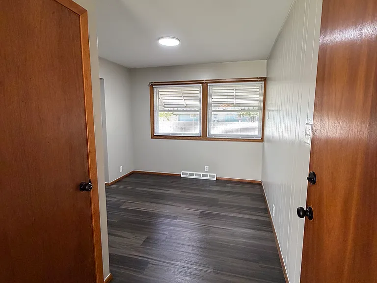 1905 Cypress Dr — Photo 9