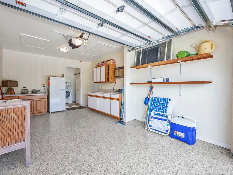 18315 Cortland Ave — Photo 13