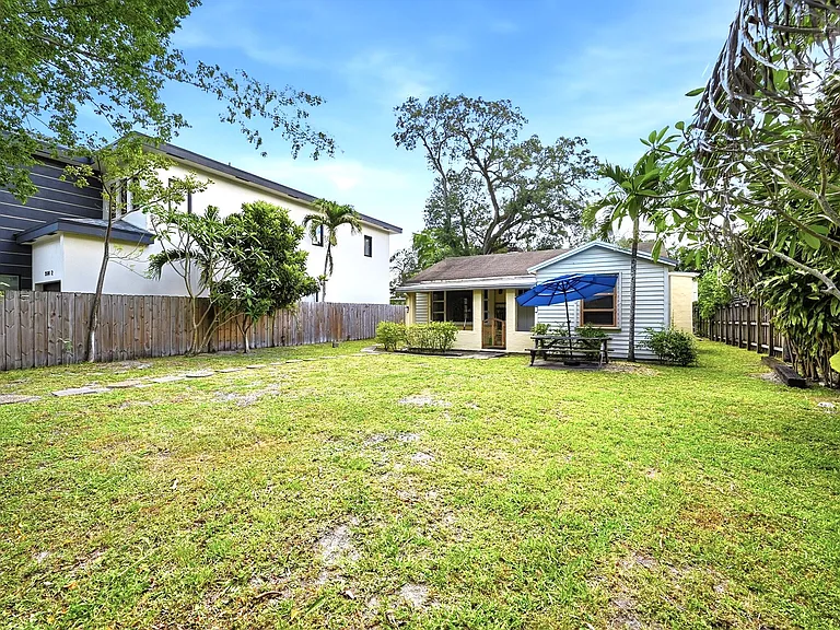 1516 SW 24th St — Photo 25