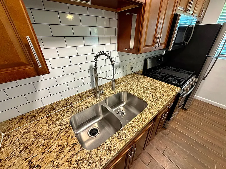 1202 E Kaler Drive 7625 N #12 — Photo 5