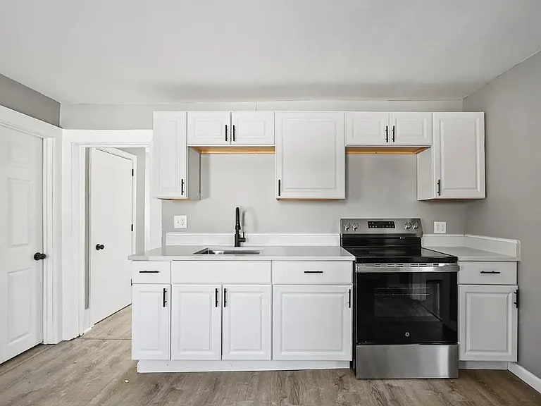 1-2 Monteleone Pl — Photo 2