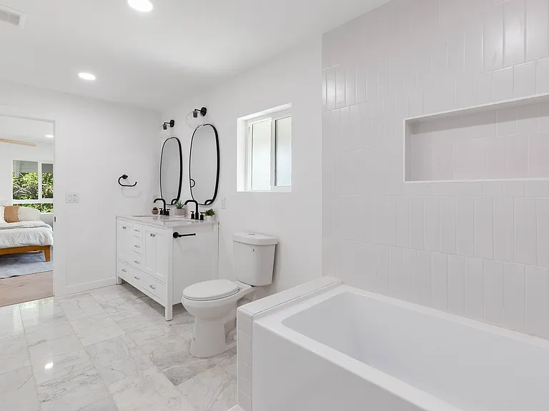 1766 W 25th St #2 — Photo 14