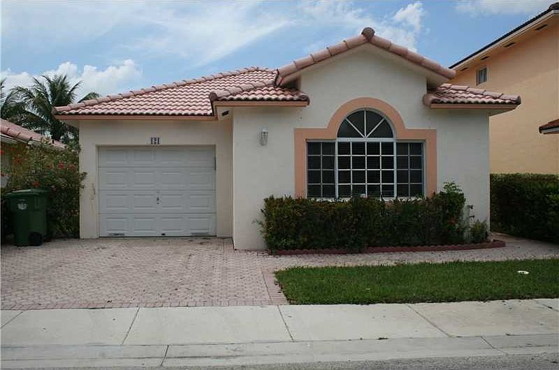1st image of 121 Danielle Ct