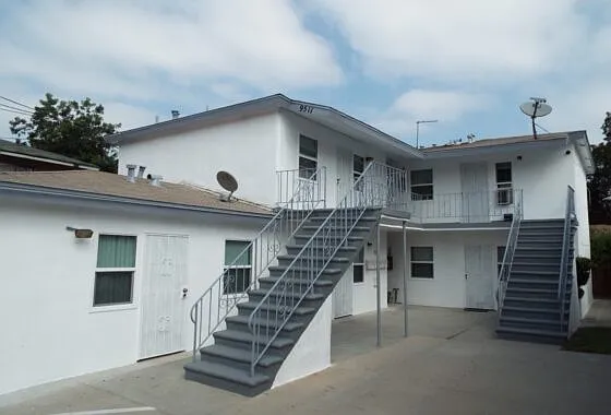 9511 Los Angeles St #3 — Photo 10