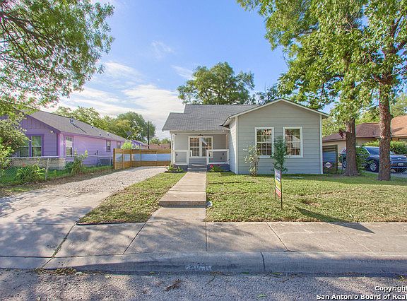 2nd image of 1134 W Lullwood Ave