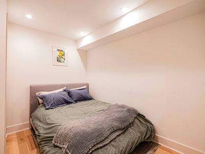 215 F St NE, Washington, DC, 20002
