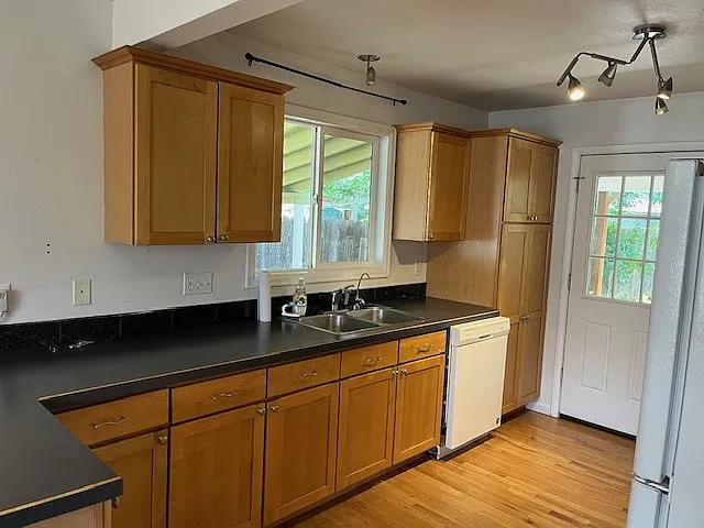 1849 Homer Dr — Photo 9