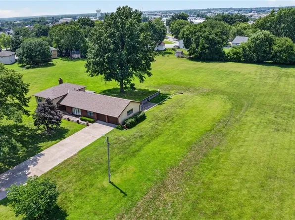 16904 Kentucky Rd, Belton, MO 64012