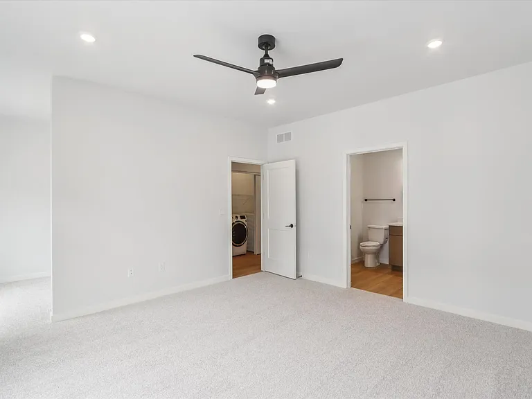 1608 D St SW — Photo 14