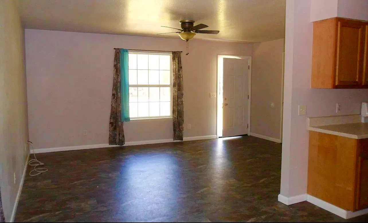 3 bed, 1056 sqft, $1,650 — Photo 2
