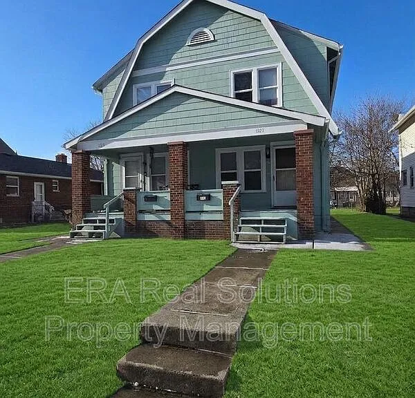 1527 Republic Ave — Photo 1