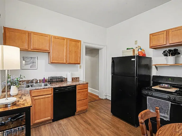 218 Fosdick St — Photo 8