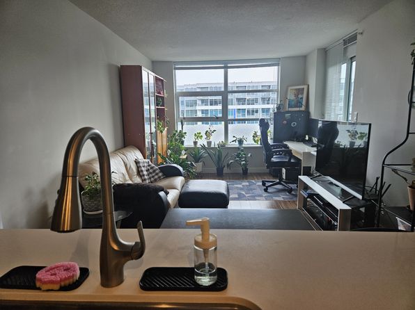 2 bedroom rental in Richmond — photo 2