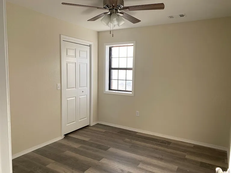 1205 S Muskogee Ave — Photo 9