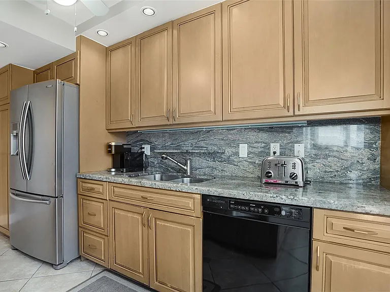 4280 Galt Ocean Dr #11J — Photo 22