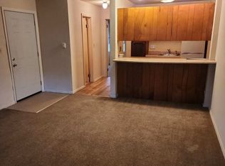 1023 S 1st St #17, Springfield, IL 62704